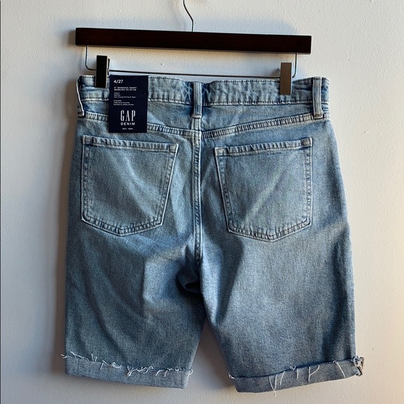 Mid Rise Demin Shorts NWT Sz 4 - Picture 4 of 6
